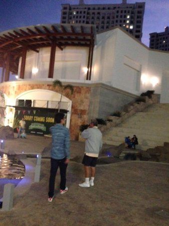 La Isla Shopping Village